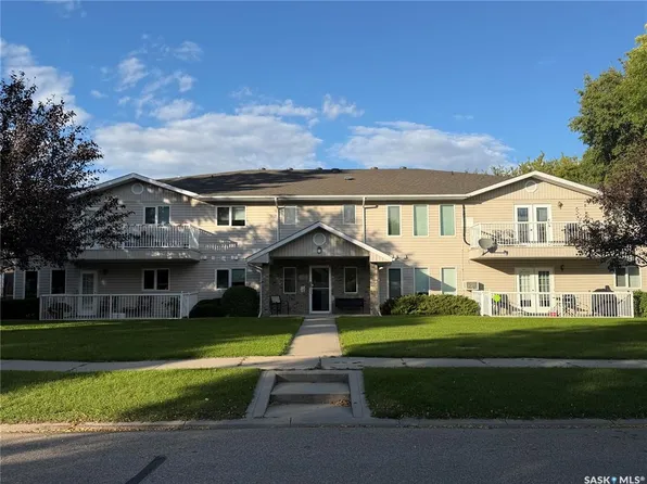 UNIT 203-304 3rd AVENUE E, Watrous, SK S0K 4T0