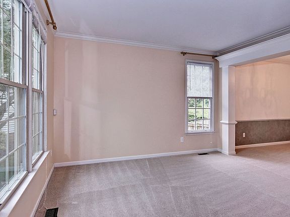 4th image of 104 Glenkinchiey Ct