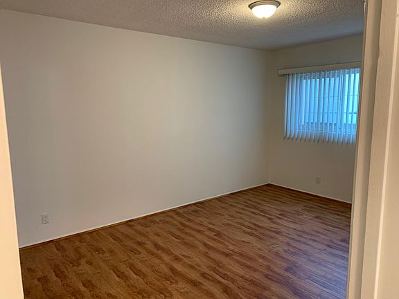 4th image of 221 S Jackson St APT 5