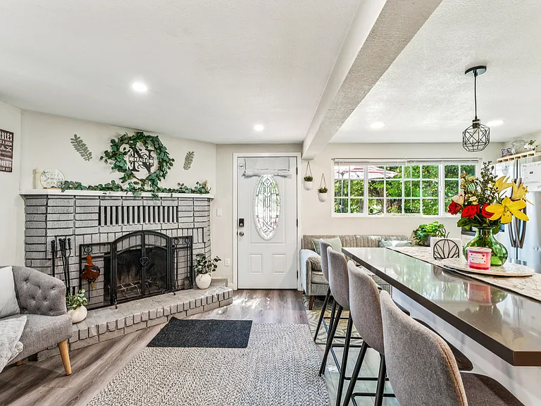 2472 Deep Creek Dr — Photo 8