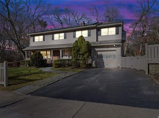 1 Locust Rd, Old Bethpage, NY 11804