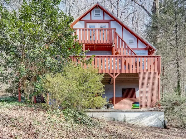 125 Village Rd, Lake Lure, NC 28746