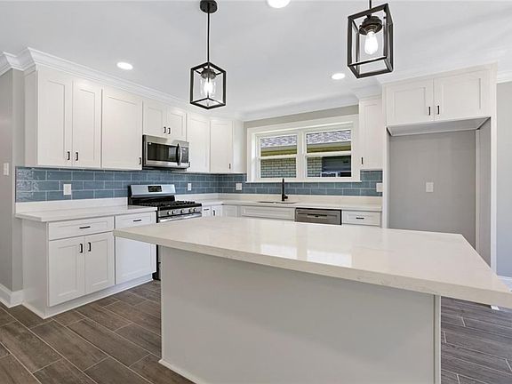 5th image of 4925 Argonne St