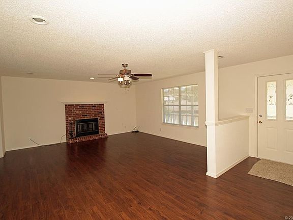 4th image of 11388 E Park St