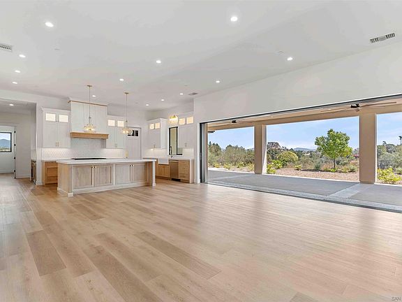 4th image of 575 Twin Country Ln
