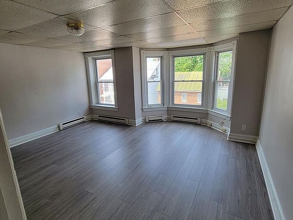5th image of 425-427 W Franklin St #3