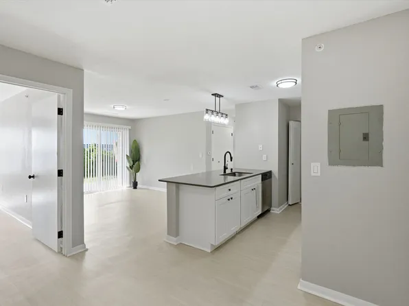 The Villas at North Oak