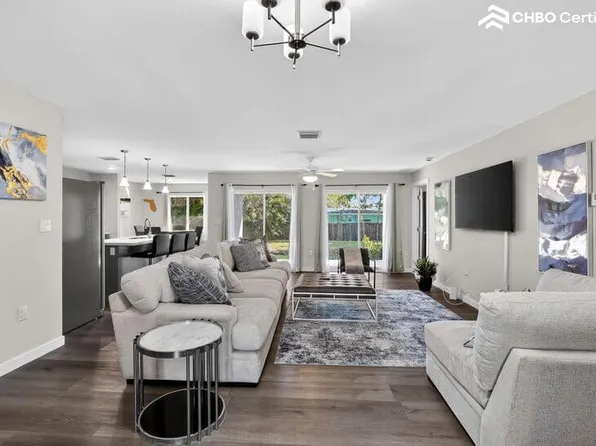 8245 NW 1st Pl, Miami, FL 33150