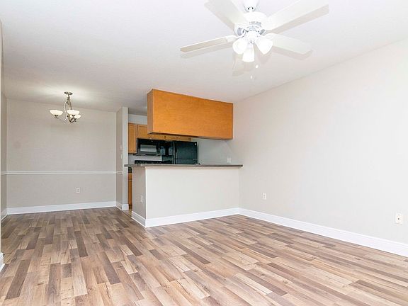 2nd image of 202 Lake Parsons Grn Unit 203