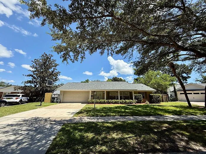 1625 Tioga Trl — Photo 2