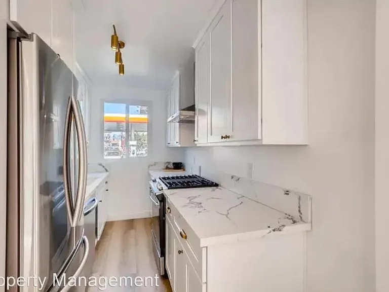 3824 Overland Ave #9 — Photo 6