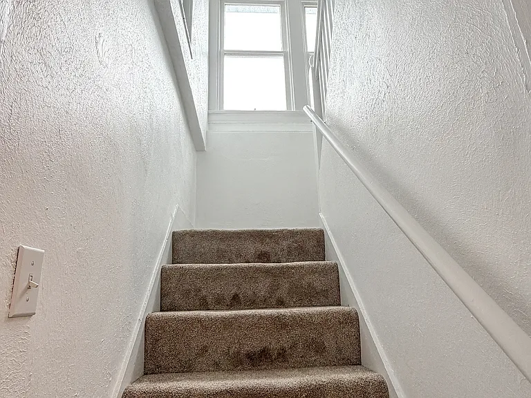 503 Tremont Ave S — Photo 14