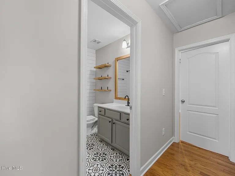 421 Ridgeway Dr — Photo 21