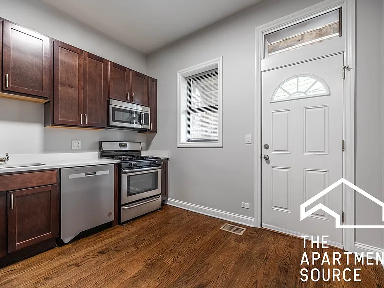 4406 N Hermitage Ave #1A — Photo 2
