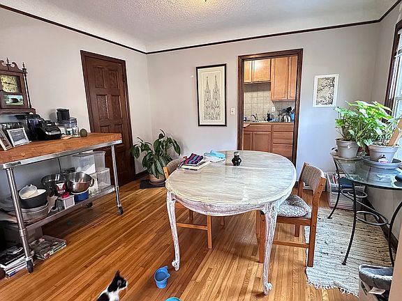 5th image of 3017 31st Ave S