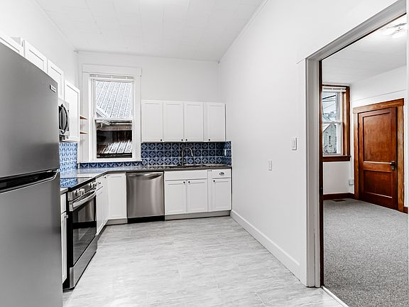 3rd image of 500 Dorsey Ave #2