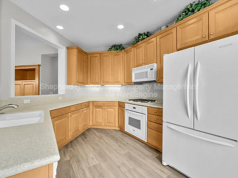 5730 Autumnwood Ln — Photo 9