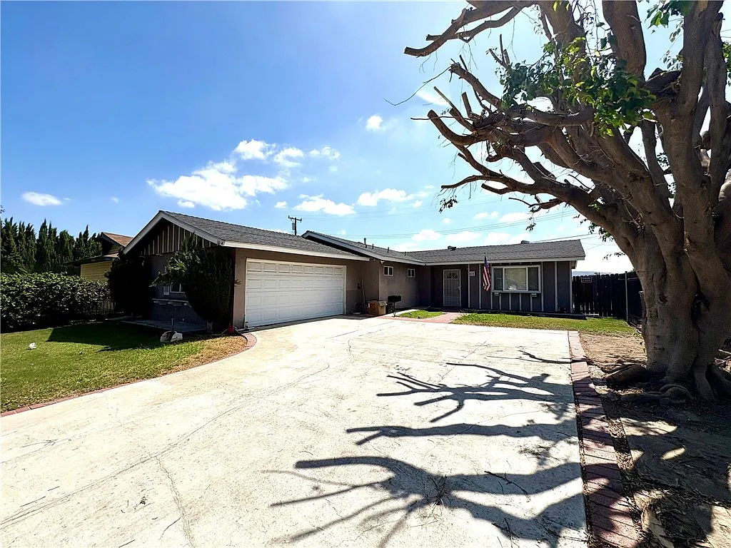 3 bed, 1272 sqft, $3,000 — Photo 1