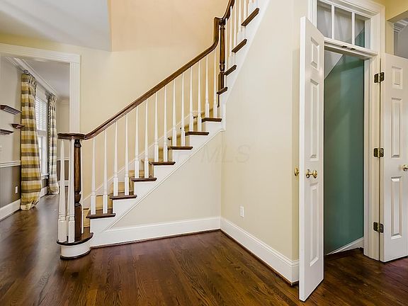 4th image of 6848 Rosewell Ln