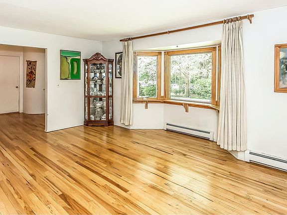 4th image of 48 Highland Blvd