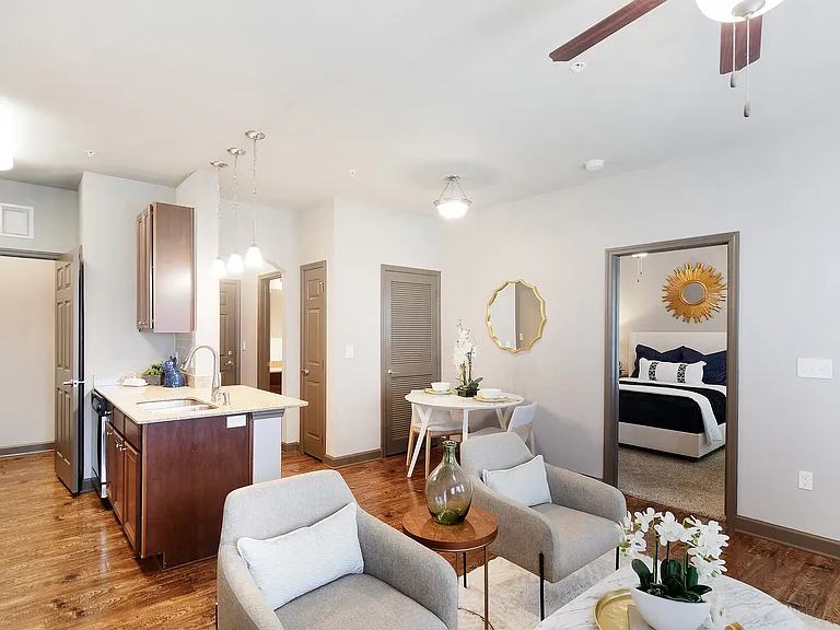 Kingston Crossing Apartment Homes — Photo 15
