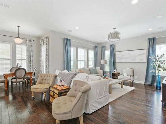 4th image of 1055 Pawley Way