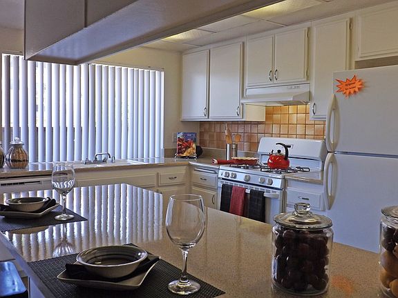 3rd image of 2098 W Acacia Ave APT 175