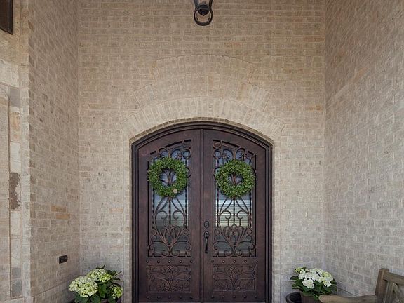 3rd image of 5315 Half Moon Cir