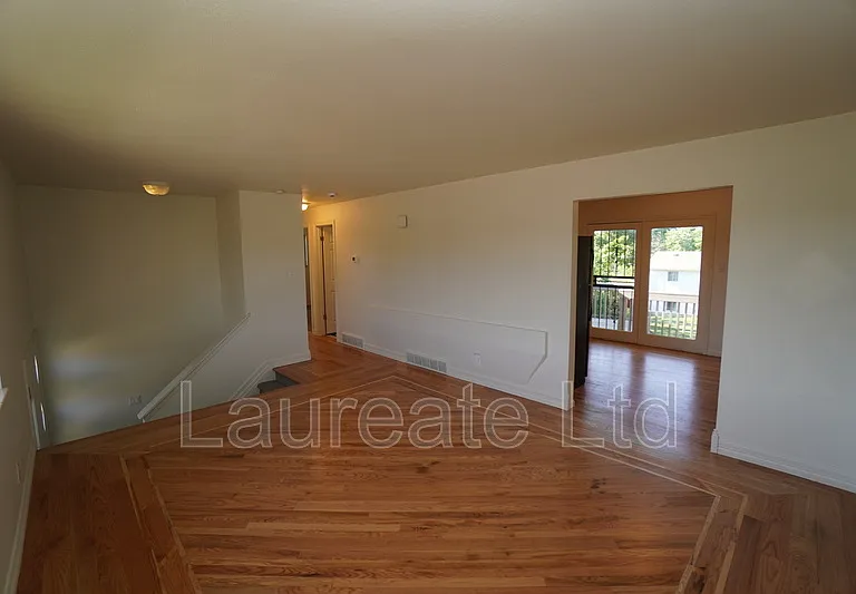 3330 W Mountain Rd — Photo 4