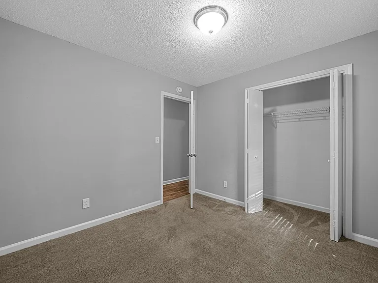 Parkway Pl - 1237 — Photo 16