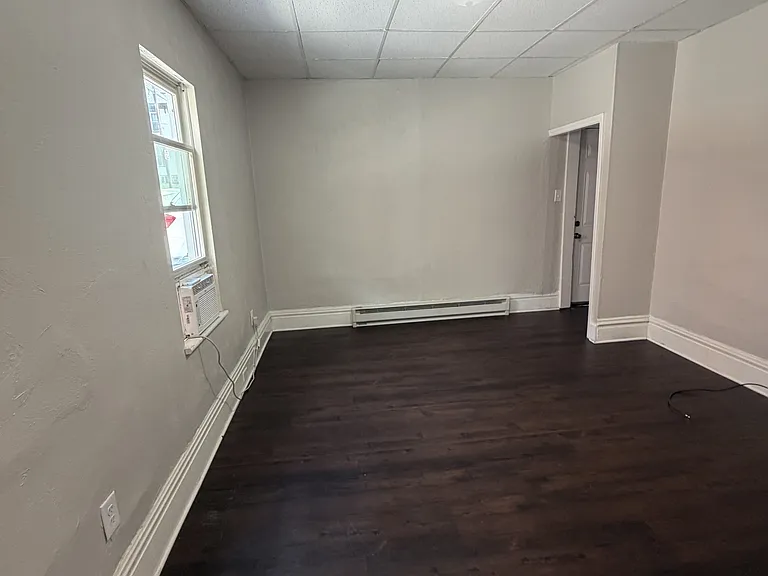 30 W 4th St #1 — Photo 11