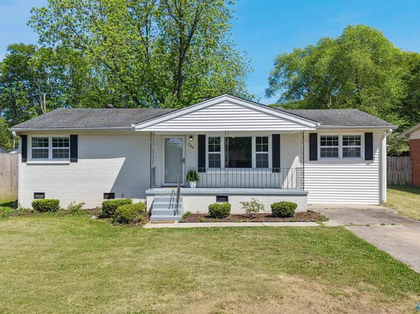 704 Peck Rd NE, Huntsville, AL 35801