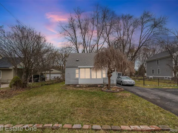 26170 Wick Rd, Taylor, MI 48180