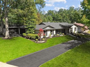 14391 Ladue Rd, Chesterfield, MO 63017