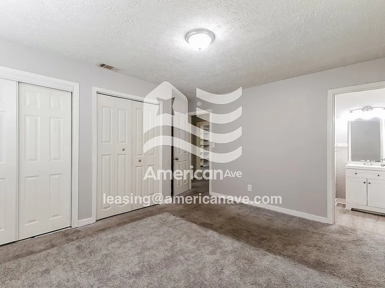 611565_013_bedroom_12.jpg