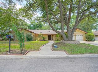 5645 Parkcrest Dr, Windcrest, TX 78239