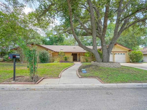 5645 Parkcrest Dr, Windcrest, TX 78239