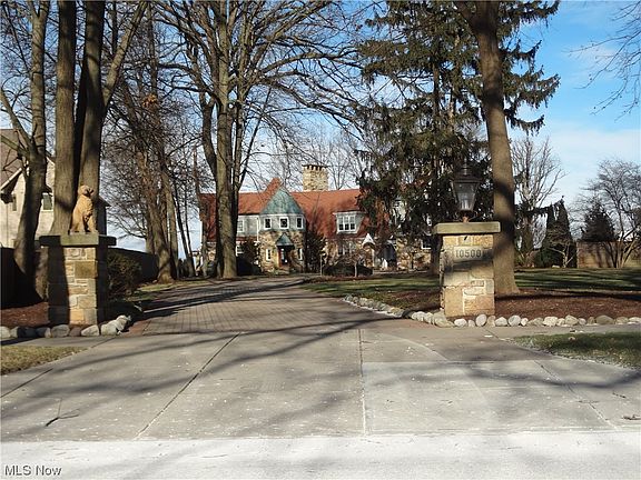 3rd image of 10500 Edgewater Dr