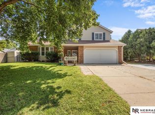 3810 S 77th St, Lincoln, NE 68506