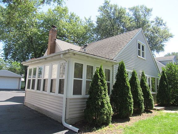 3rd image of 233 N 3rd Ave