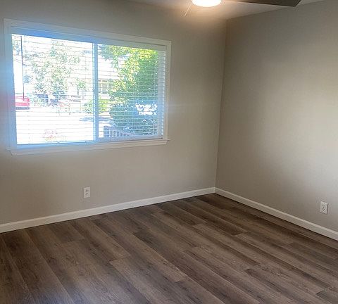 4th image of 1626 Walters Ave