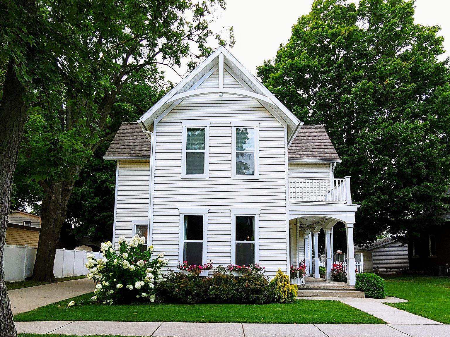 15 E Central Ave, Zeeland, MI 49464 Zillow