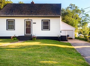 2154 C St SW, Cedar Rapids, IA 52404