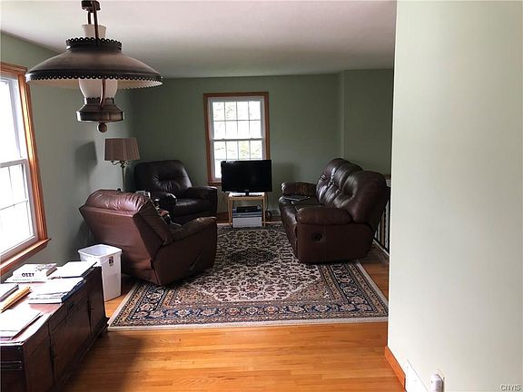 4th image of 103 Stillwater Dr