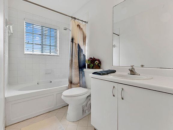 5th image of 4760 SW 14th Court