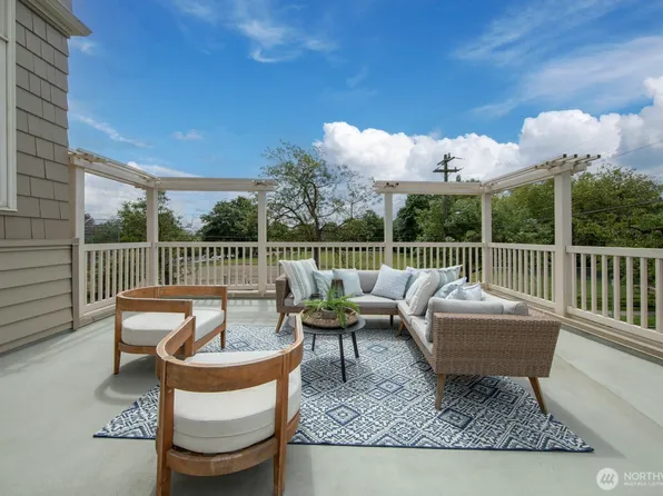 716 N 41st Street, Seattle, WA 98103