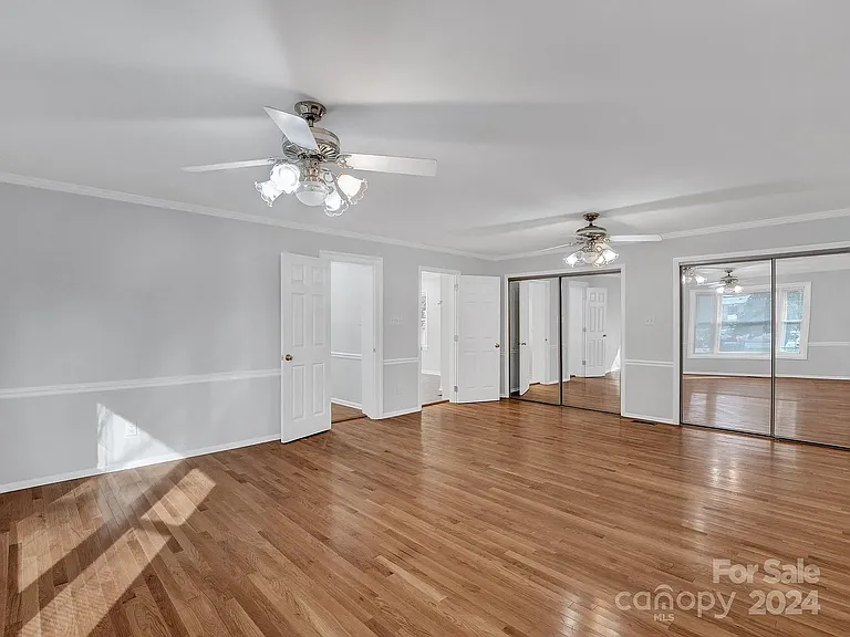 846 S Magnolia St — Photo 6