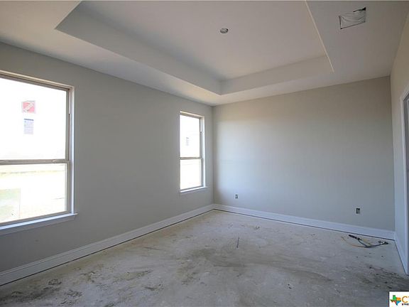 5th image of 1315 Hillsong St