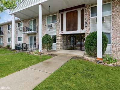 9351 Lady Bird Ln APT 2A, Des Plaines, IL, 60016