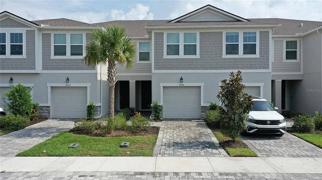 3 bed, 2.5 bath, 1667 sqft, $2,500 — Photo 1